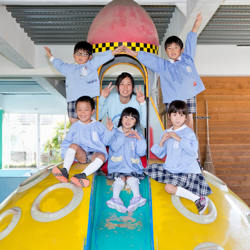 横浜昭和幼稚園 緑の芝生で元気いっぱいに遊べる横浜市の幼稚園 横浜昭和幼稚園 緑の芝生で元気いっぱいに遊べる横浜市の幼稚園